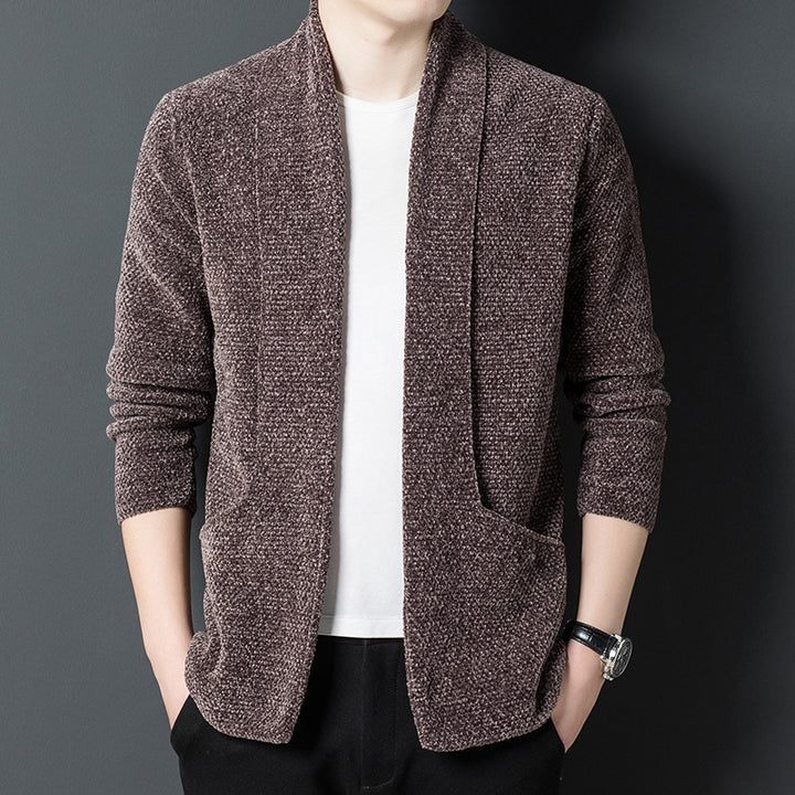 Herren kuschelige Strickjacke mit modernem Schnitt und hohen Kragen Echoarchiv