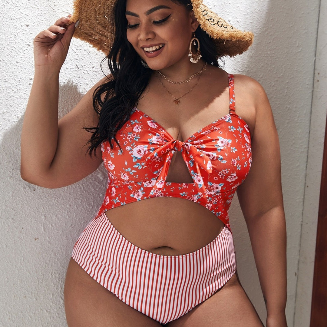 Damen Zweiteiliger Bikini mit floralem Oberteil und hochgeschnittener Hose Echo Archiv