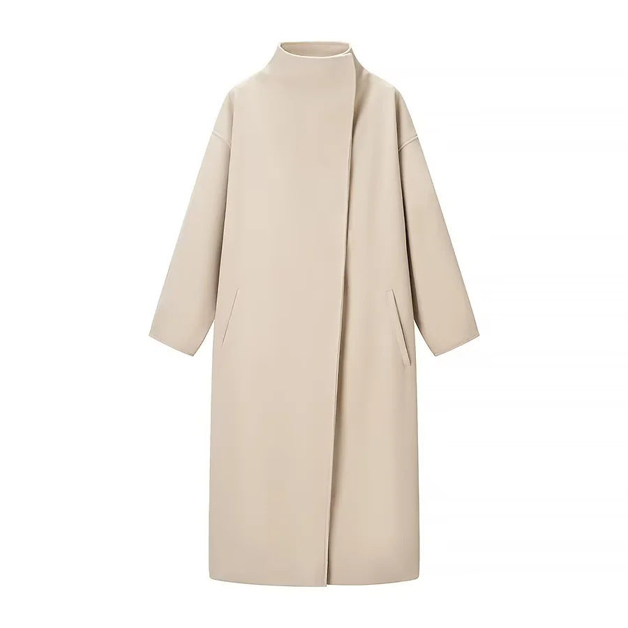 Damen nan minimalistischer Longmantel mit Stehkragen, verdeckter Frontleiste und schrägeingesetzten Eingrifftaschen Echo Archiv