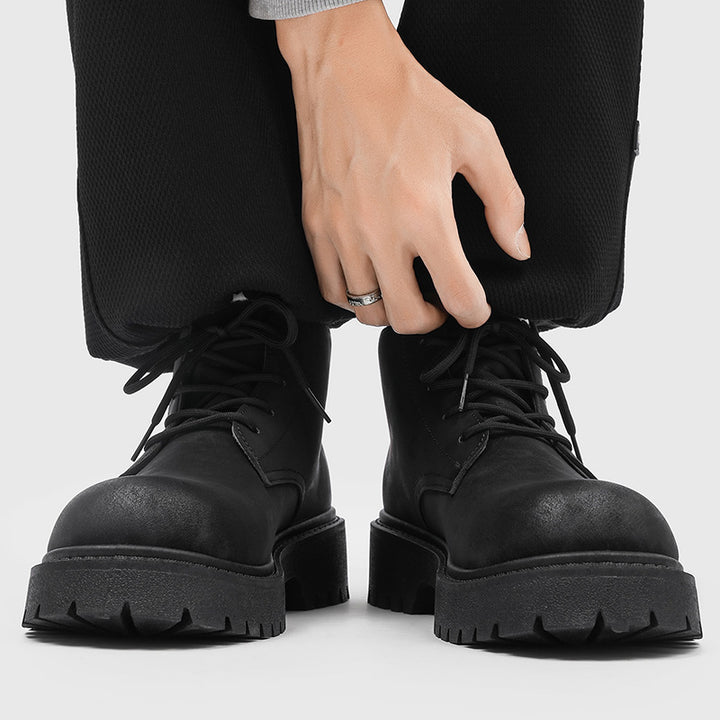 Herren Schnür-Boots im Combat‑Stil mit markanter Profilsohle Echoarchiv