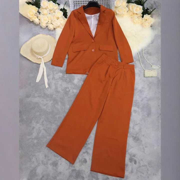 Damen Eleganter Zweiteiler im Business-Look Echoarchiv