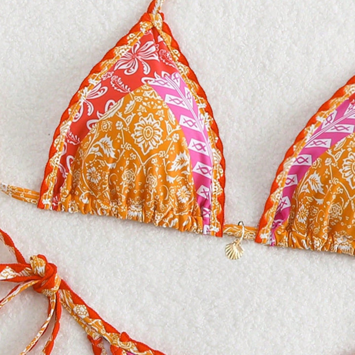 Damen Triangel-Bikini mit verspieltem Schnitt und exotischem Muster Echo Archiv