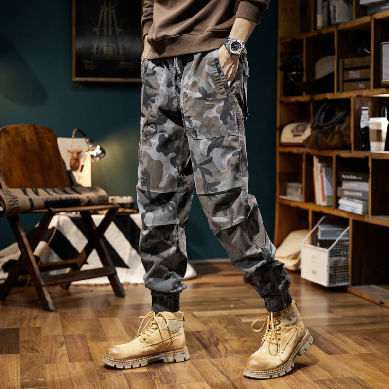 Herren Camouflage-Cargo-Jogginghose mit Tunnelzug, Knieabnähern und geripptem Knöchelabschluss Echo Archiv