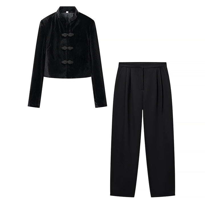 Damen Zweiteiliges Ensemble aus Kurzjacke mit Mandarin-Kragen und hochtaillierter Faltenhose Echo Archiv
