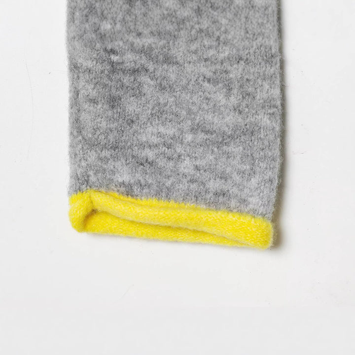 Damen Cardigan mit kontrastfarbener Knopfleiste und zweifarbigen Ärmeln Echoarchiv