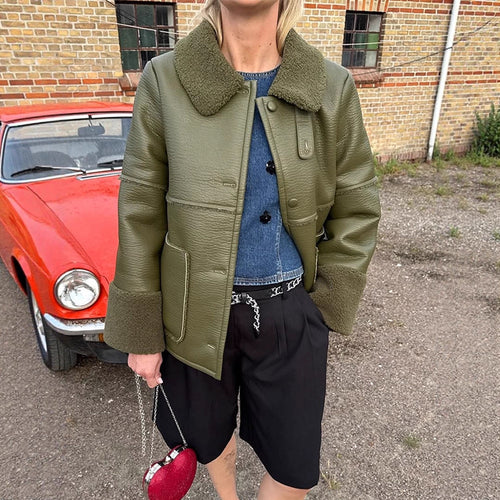 Damen Kurze Fliegerjacke im Aviator‑Stil mit Teddybesatz und kastiger Silhouette Echoarchiv