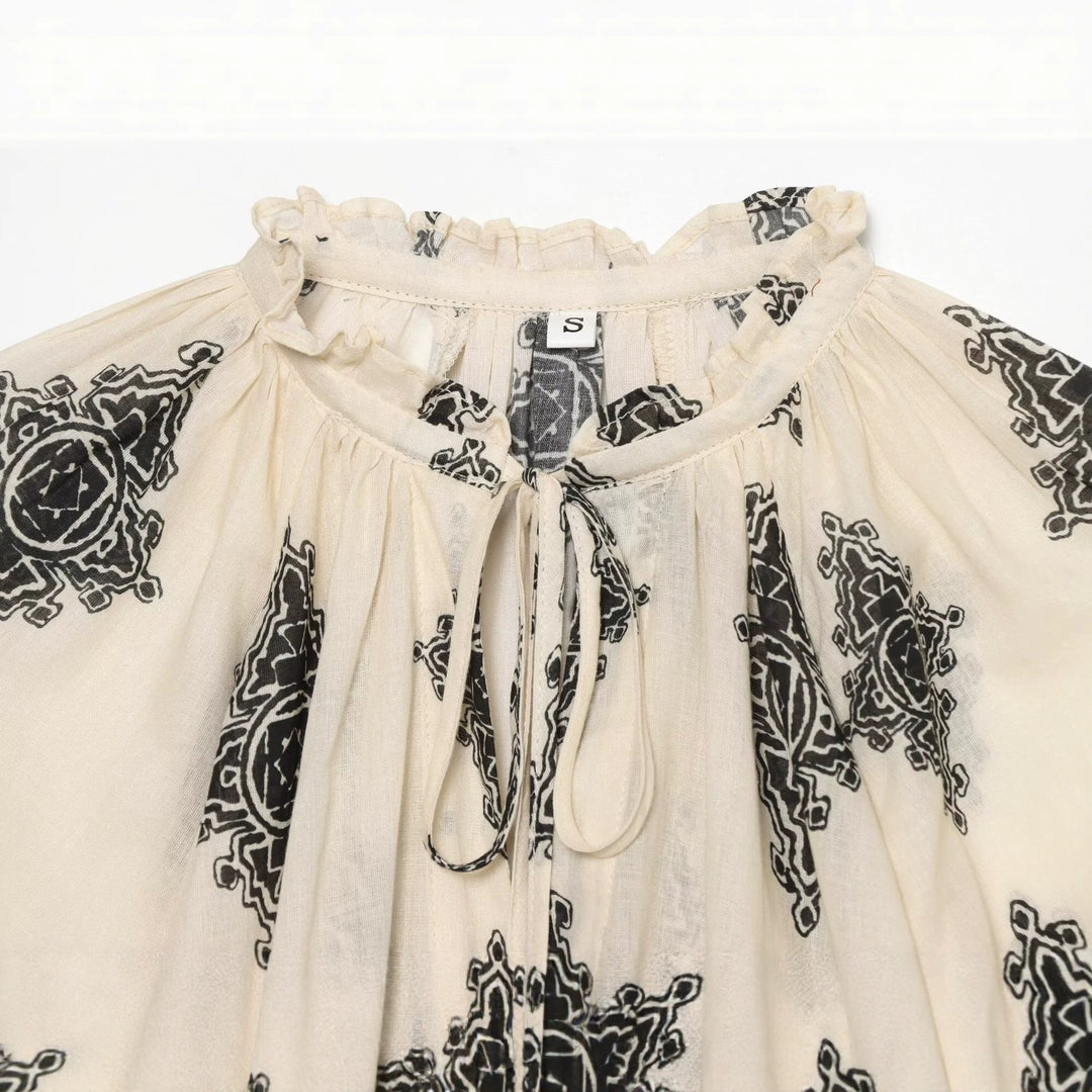 Damen Weite Boho-Bluse mit Rüschkragen, Tunnelzug und Ballonärmeln Echo Archiv
