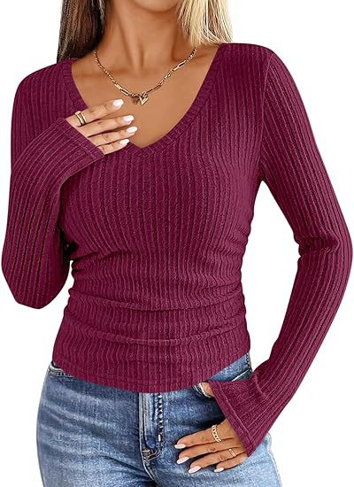 Damen Geripptes tailliertes Langarm-Feinstrickshirt mit V‑Ausschnitt und Ärmelschlitz Echo Archiv