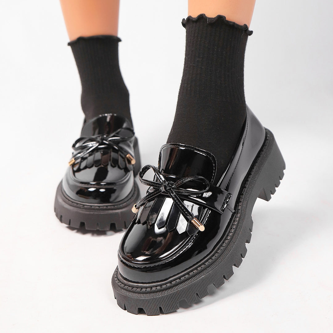 Damen Loafer in Lacklederoptik mit massiver Profilsohle und Zierschleife – Lioré