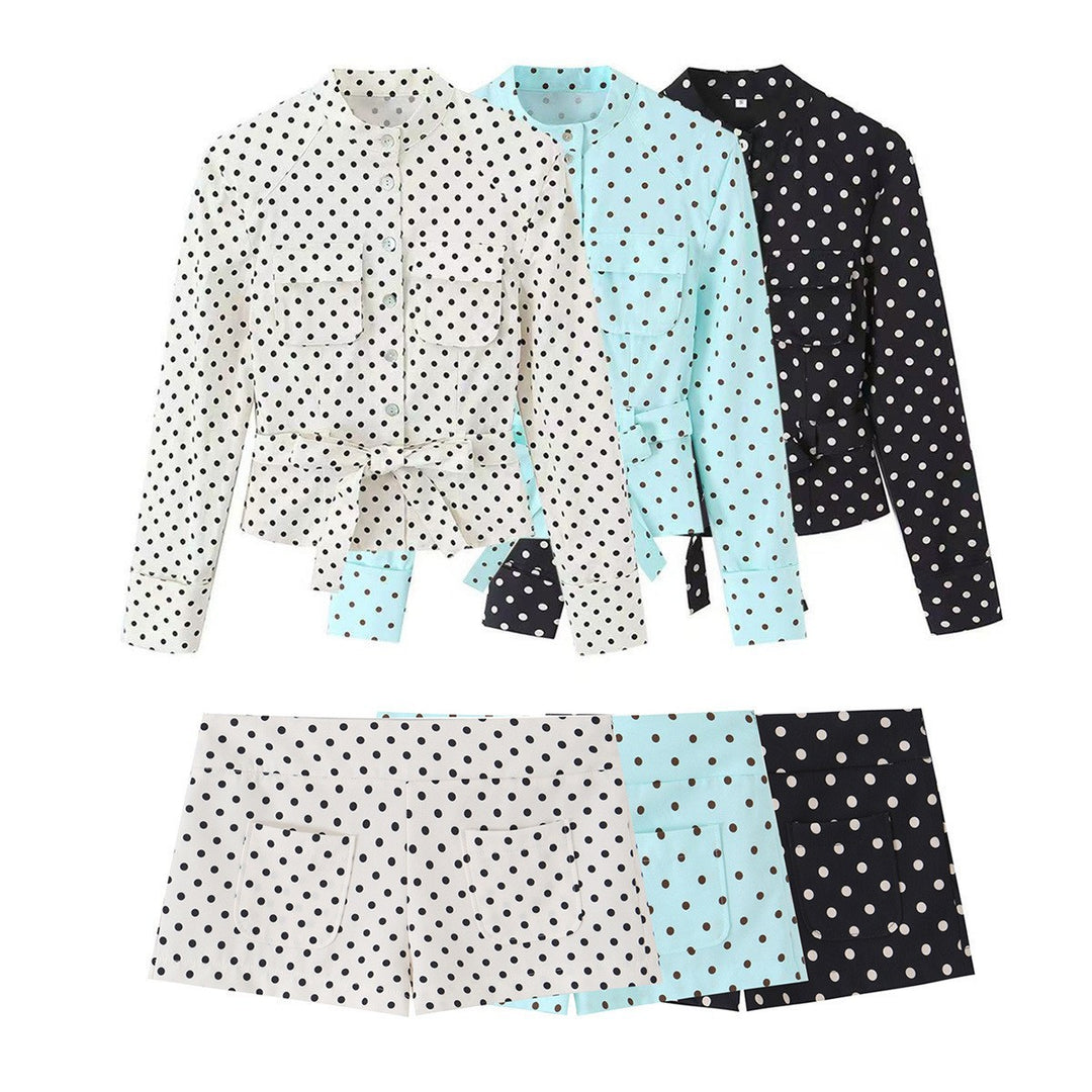 Damen Bluse mit Stehkragen, Taillengürtel und Brusttaschen Echo Archiv