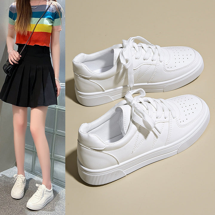Damen Niedrige Plateausneaker mit gepolstertem Schaft und klassischer Schnürung – Névara