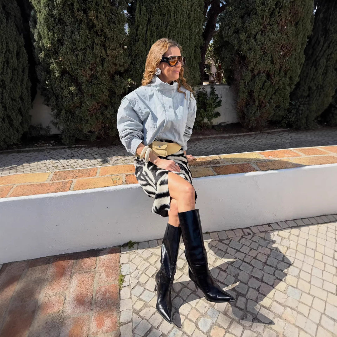 Damen Cropped-Übergangsjacke mit Stehkragen und gerafften Schulterdetails Echoarchiv