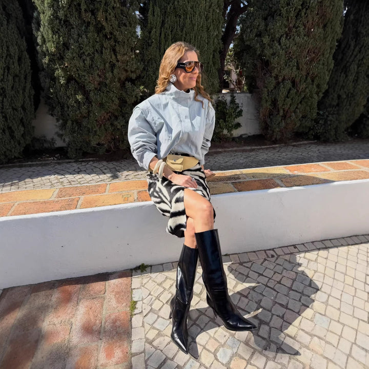 Damen Cropped-Übergangsjacke mit Stehkragen und gerafften Schulterdetails Echoarchiv