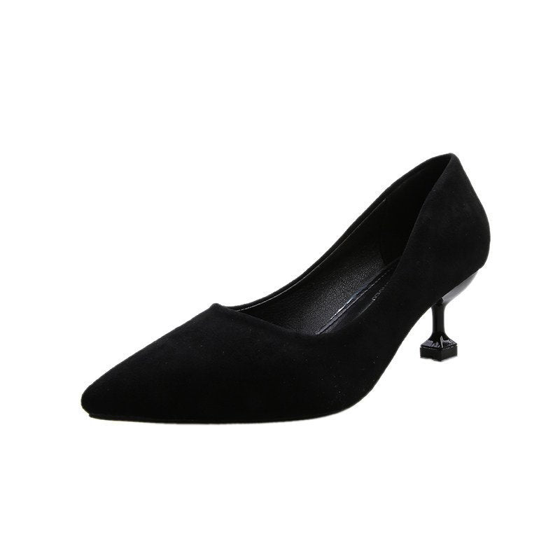 Damen Klassische spitz zulaufende Samtvelours‑Pumps mit skulpturellem Mini‑Absatz Echo Archiv