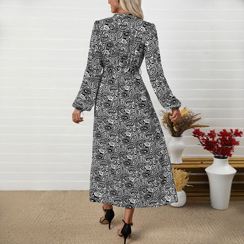 Damen Maxi-Kleid mit tailliertem Schnitt und floralen Mustern Echo Archiv