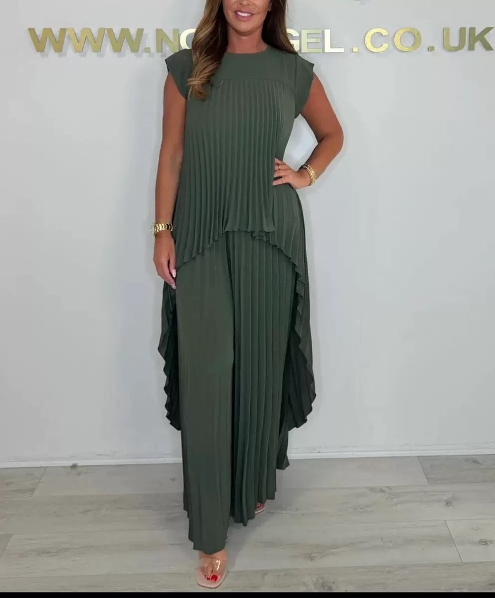 Damen Plissiertes Jumpsuit mit Fließendem Schnitt und Asymmetrischem Design Echoarchiv