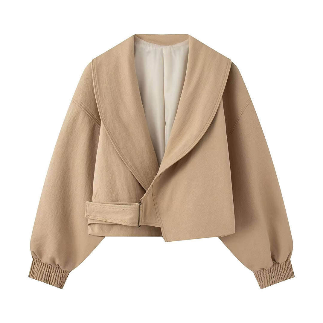 Damen 40+ Cropped Wickelblouson mit übergroßen Ballonärmeln und asymmetrischem Schnallenverschluss Echo Archiv
