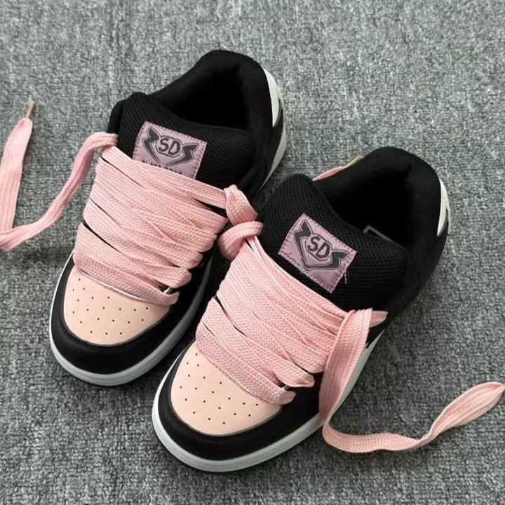 Damen Sportliche Sneakers mit atmungsaktiver Oberflächenstruktur und robustem Profil Echo Archiv