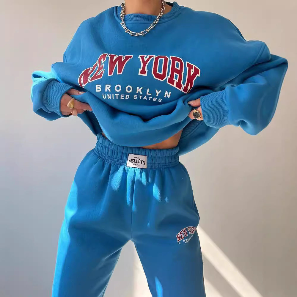 Damen Oversized Lounge-Set aus Baumwollfleece mit Collegestickerei und relaxed Jogginghose Echoarchiv
