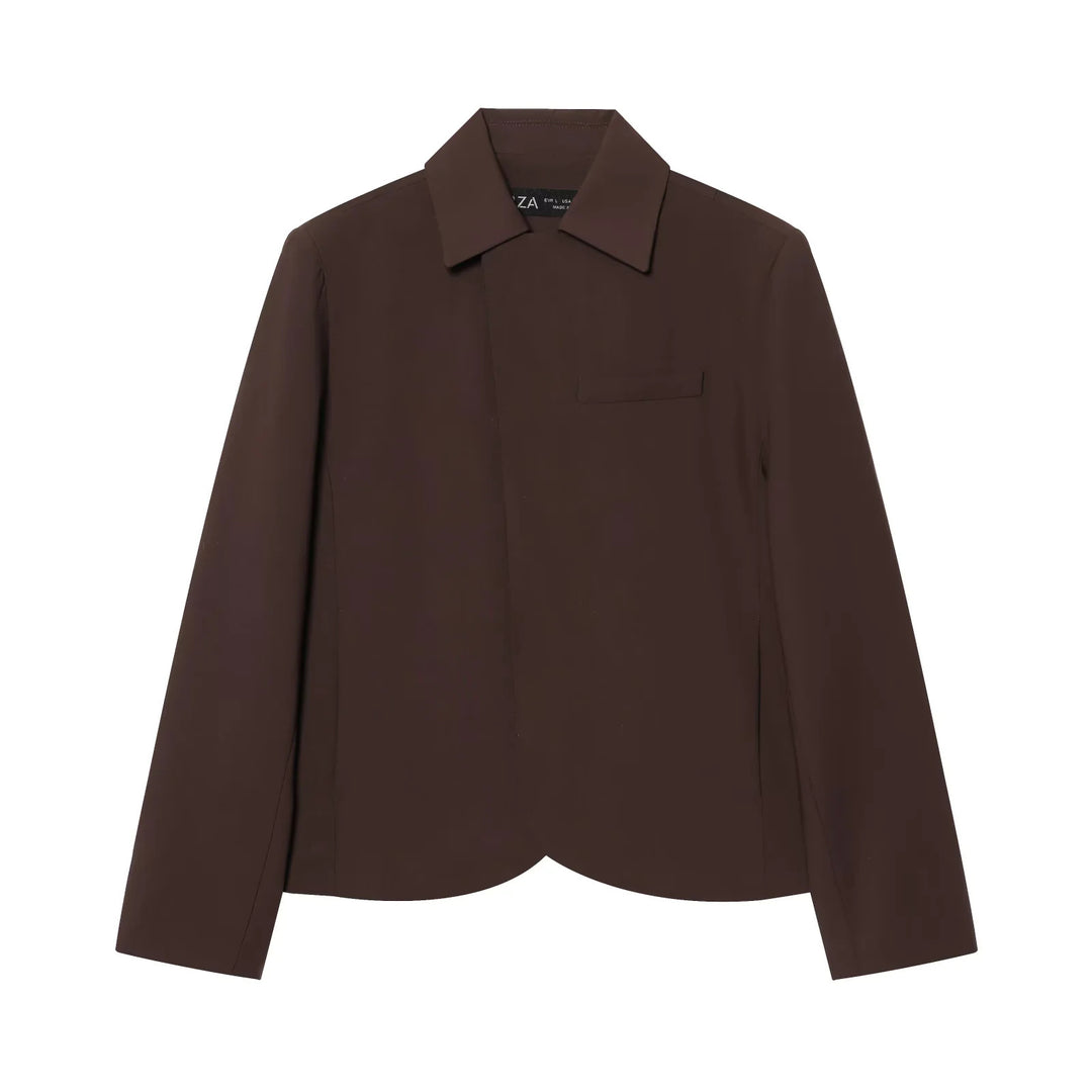 Damen minimalistisch geschnittener Kurzblazer mit verdeckter Knopfleiste und Brustleistentasche – Valéne