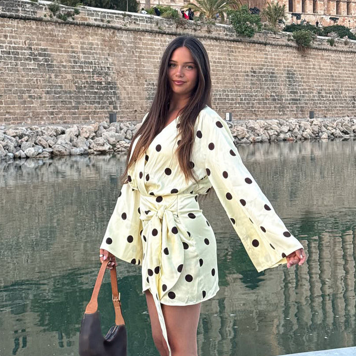 Damen Wickel-Minikleid mit V-Ausschnitt, Glockenärmeln und Polka-Dot-Print Echoarchiv