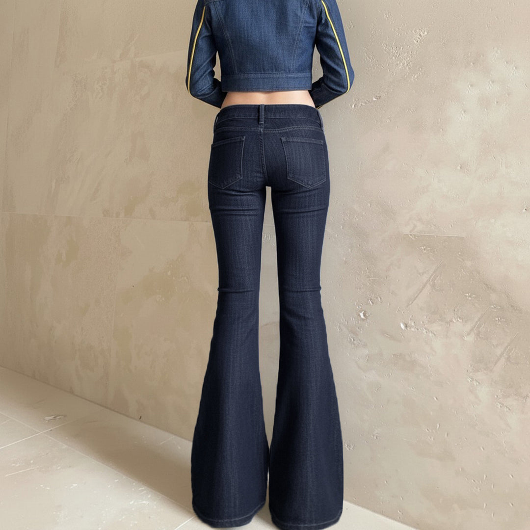 Damen Flared-Jeans mit stark ausgestelltem Schlag und figurbetonter Hüftpassform Echo Archiv