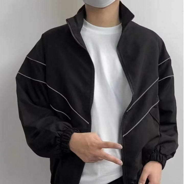 Unisex Sportliche Windjacke mit hohen Kragen und reflektierenden Akzenten Echoarchiv