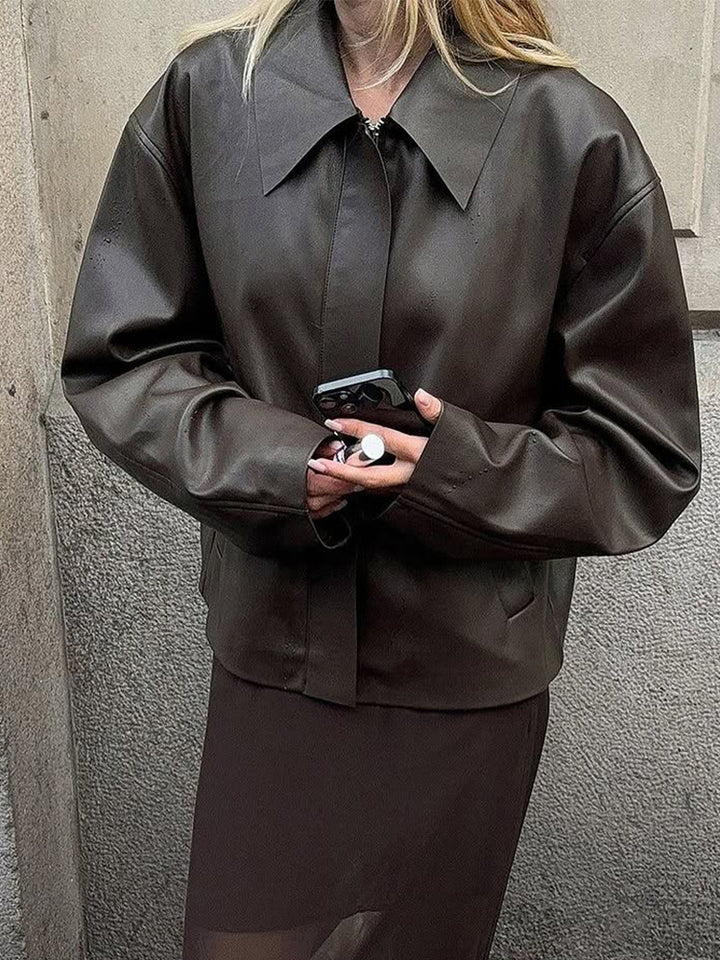 Damen Cropped Boxy Jacke aus Lederimitat mit übergroßem Kragen und verdeckter Reißverschlussleiste Echoarchiv