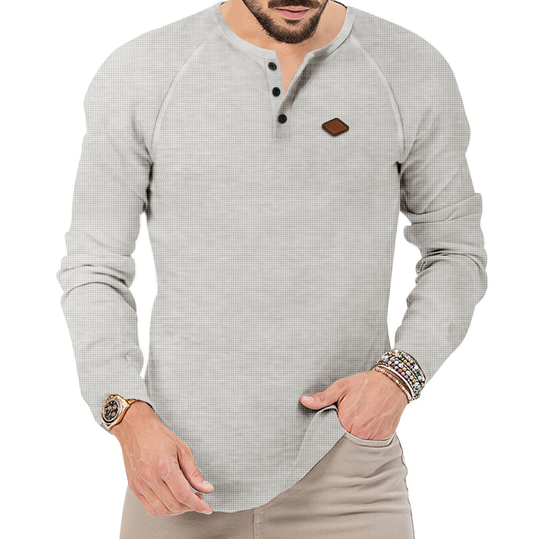 Herren Langarmshirt mit modernen Knopfdetails und sportlichem Look Echoarchiv