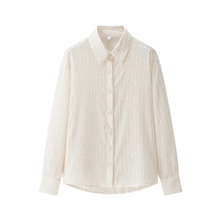 Damen transparente Chiffonbluse mit feiner Ton-in-Ton-Stickerei, Hemdkragen und durchgehender Knopfleiste – Élovi