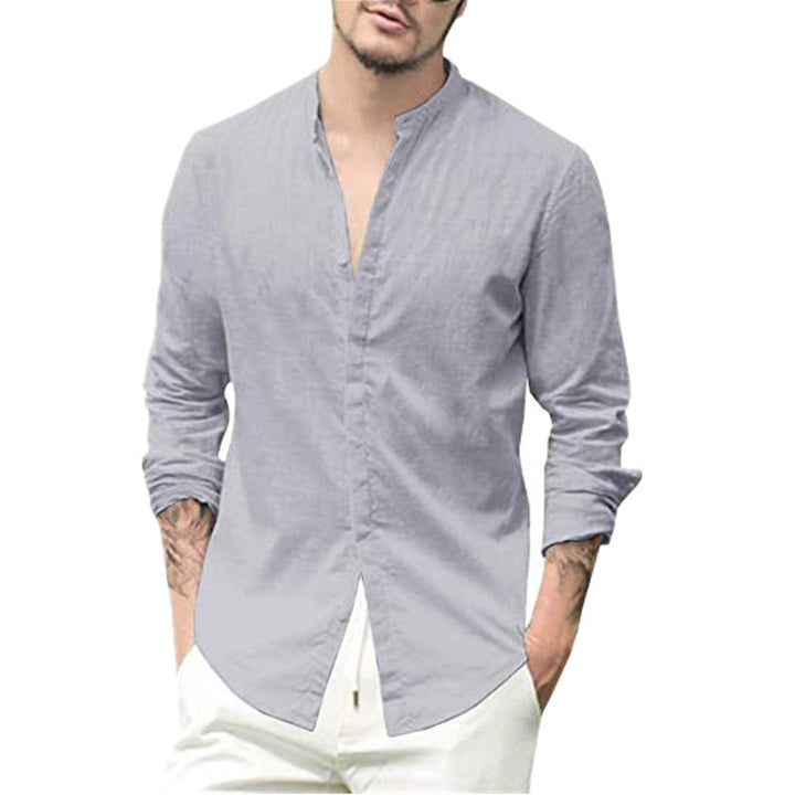 Herren Langarm Hemd mit modernem Stehkragen und eleganten Knopfdetails Echoarchiv