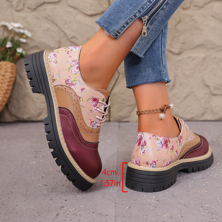 Damen florale Brogue-Schnürschuhe mit mehrlagigem Materialmix und profilierter Gummisohle Echo Archiv