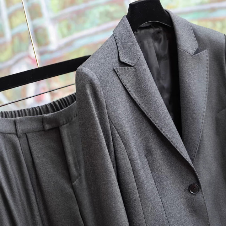 Damen Elegantes Blazer- und Hosen-Set Echoarchiv