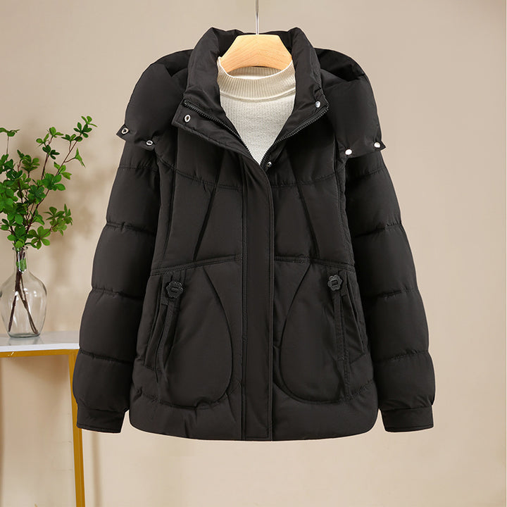 Damen Kurzjacke im Puffer‑Look mit Kapuze, taillierender Schnitt und Reißverschluss Echo Archiv