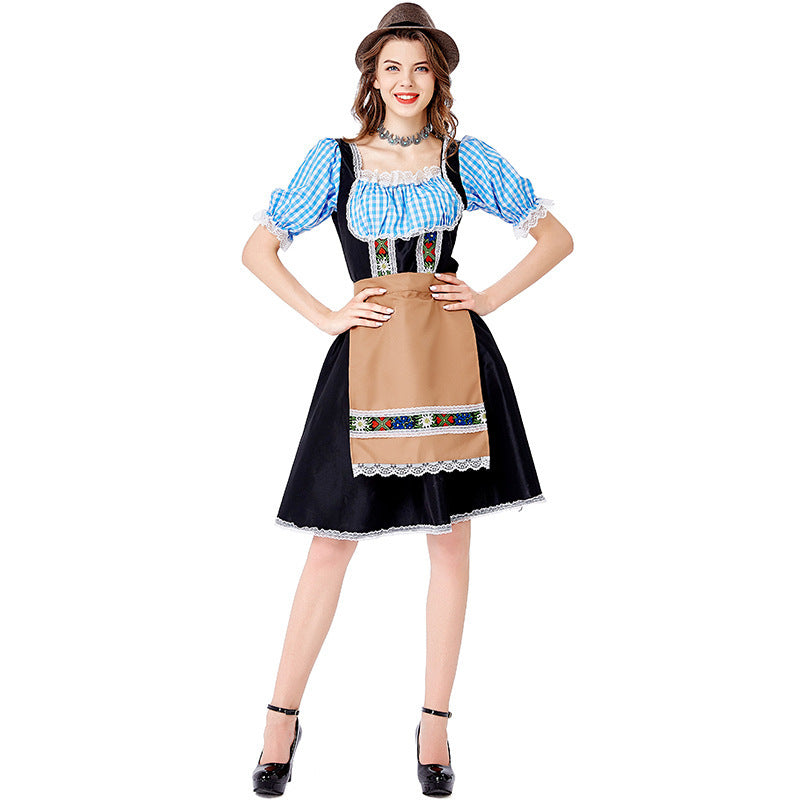 Damen nan folklorisches Oktoberfest-Kostüm im Dirndlstil mit Carmenbluse geschnürtem Mieder und bestickter Schürze Echo Archiv