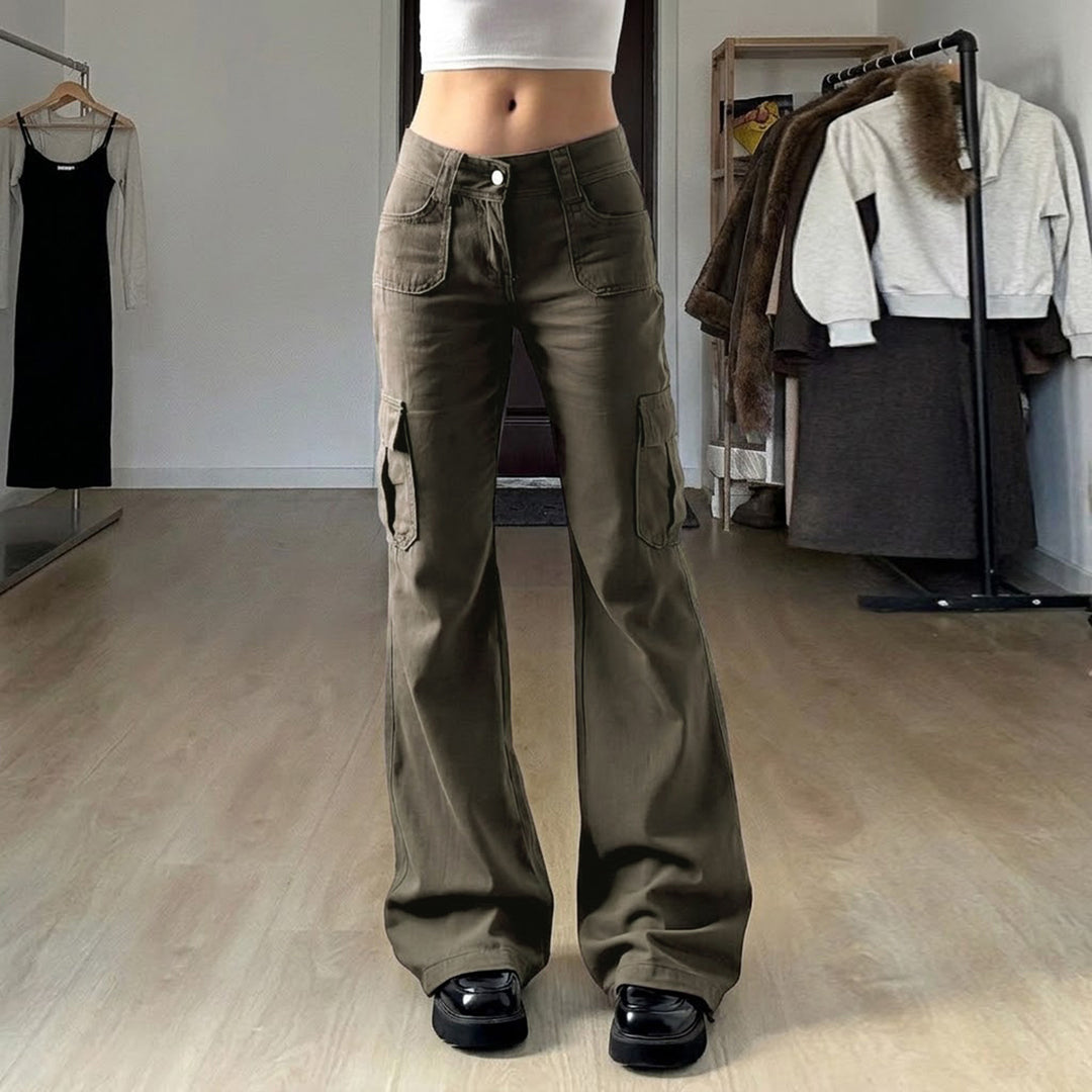 Damen nan Cargo-Flared-Hose mit hochgeschnittener Taille, aufgesetzten Beintaschen und ausgestelltem Bein Echo Archiv
