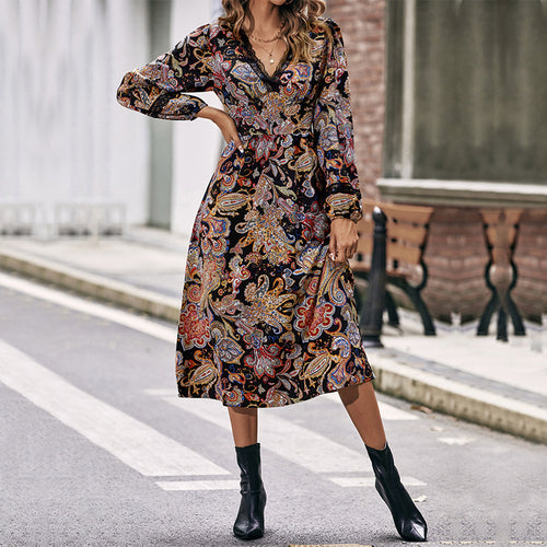 Damen Midikleid mit Paisley-Print, Wickeloptik und Spitzenbesatz Echoarchiv