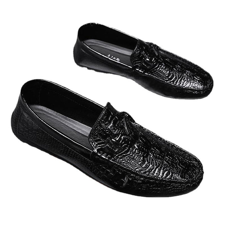 Herren Mokassin-Slipper mit Krokoprägung und dekorativem Metallzierring – Tavélo