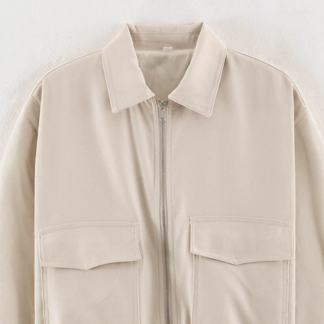 Damen Cropped Utility-Blouson mit elastischem Bund und aufgesetzten Pattentaschen Echoarchiv