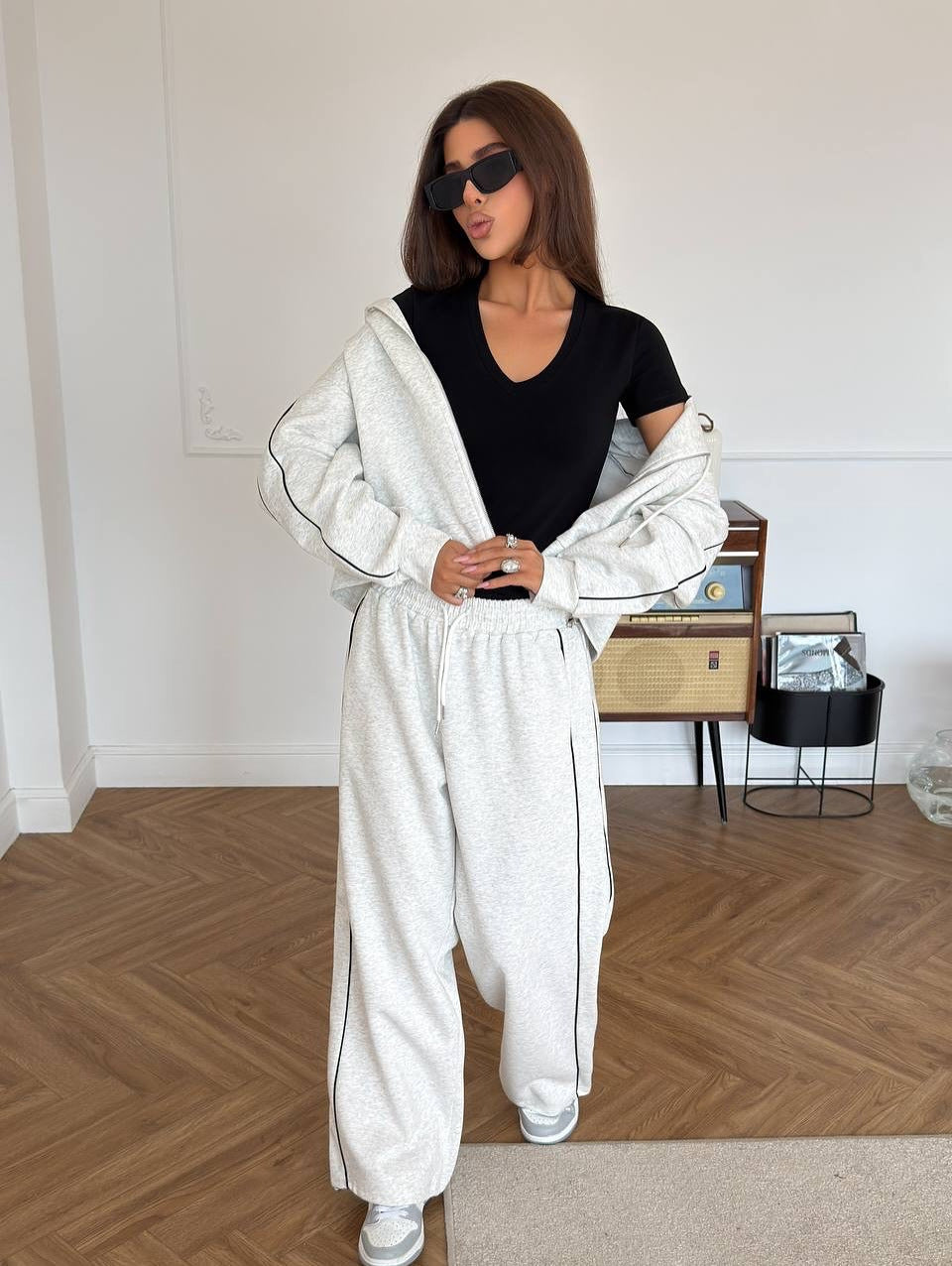 Damen Lässiges zweiteiliges Lounge-Set mit oversized Zipjacke und weitem Kordelzug-Hosenbund – Élanora