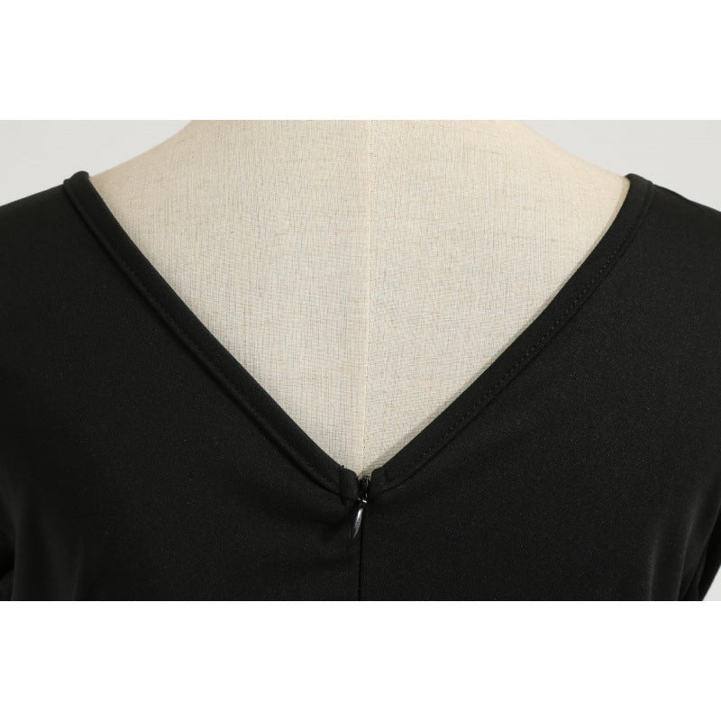 Damen Retro-Festkleid mit kontrastiertem Oberteil, ausgestelltem Tellerrock und Satintaillengürpe – Élara