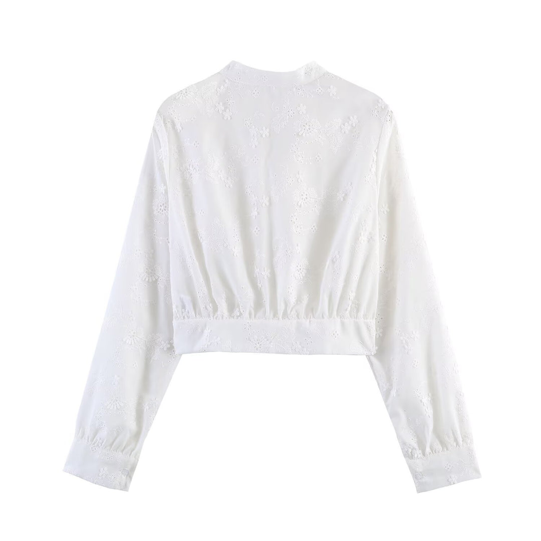 Damen Bestickte Cropped-Bluse mit Stehkragen, Lochstickerei und tailliertem Bund Echoarchiv