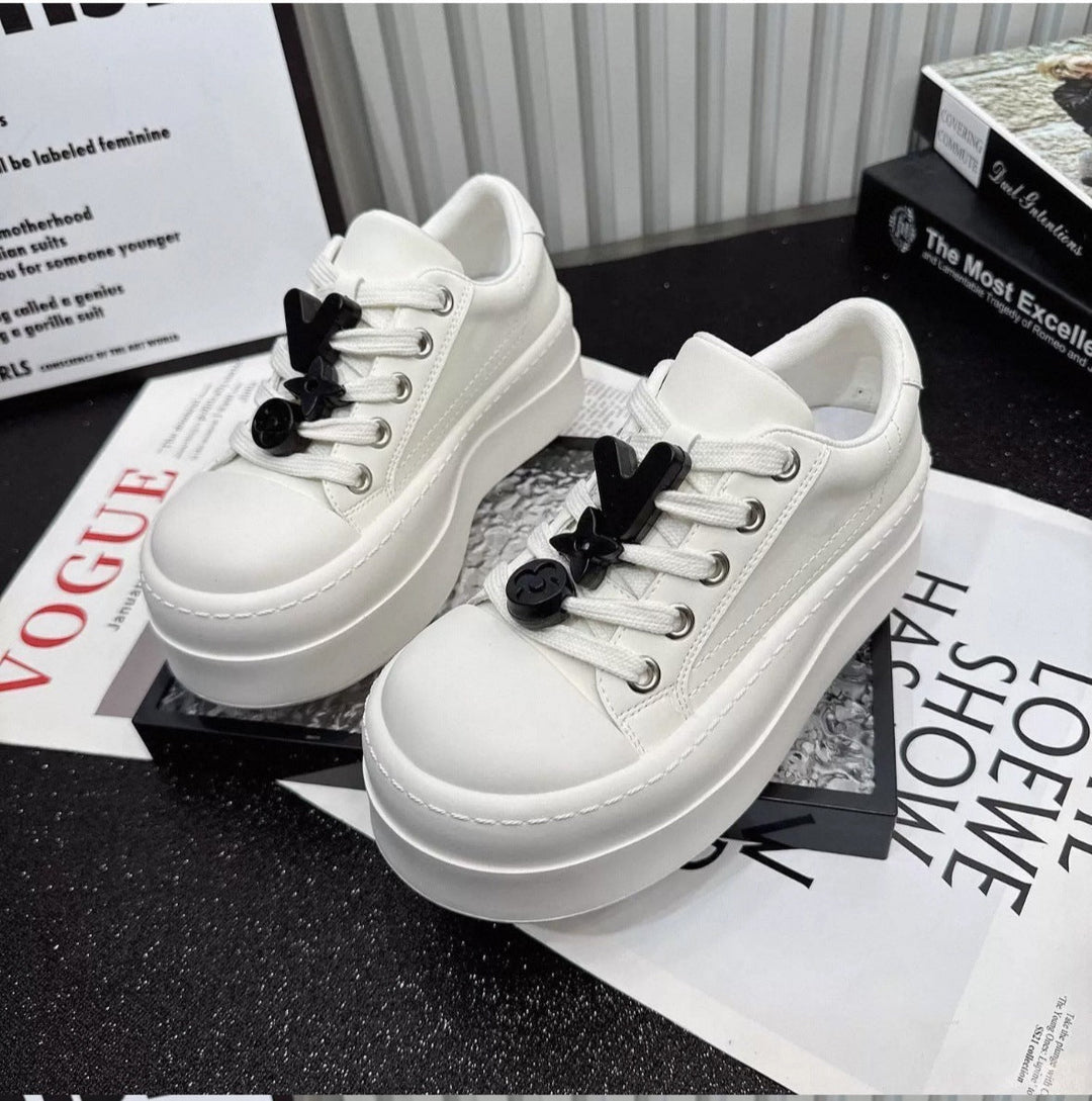 Damen Modische Sneakers mit auffälligem Design Echo Archiv