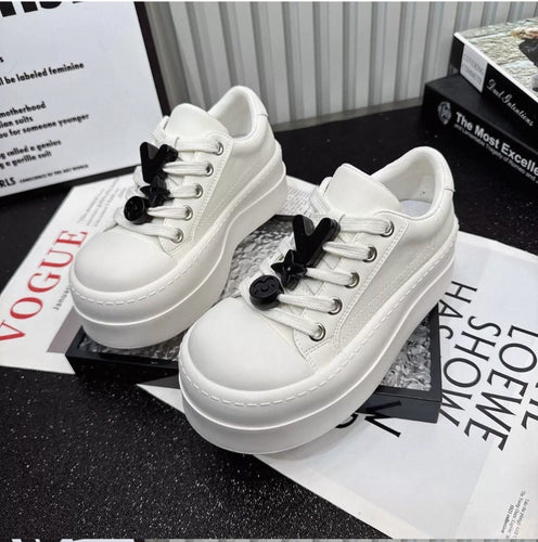 Damen Modische Sneakers mit auffälligem Design Echo Archiv