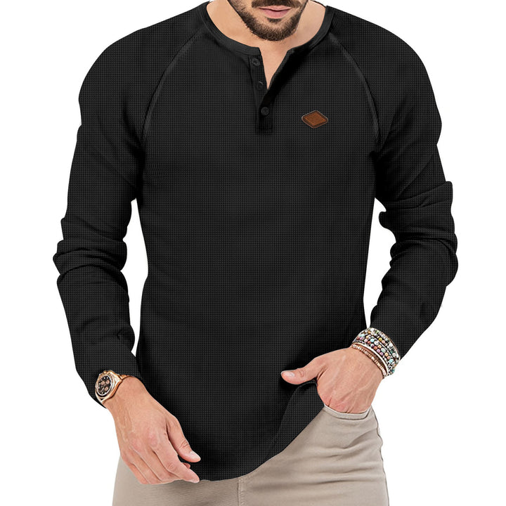 Herren Langarmshirt mit modernen Knopfdetails und sportlichem Look Echoarchiv