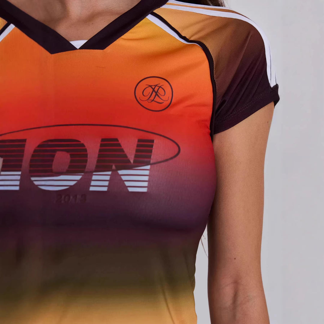 Damen Sportoberteil mit kurzem Arm und Farbverlauf Echo Archiv