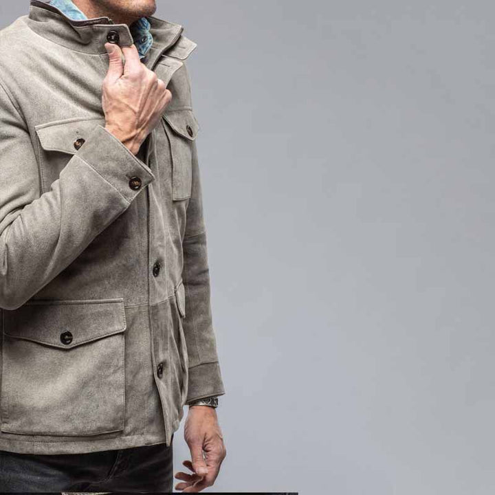 Herren lässige Wildlederjacke mit funktionalen Taschen und robustem Design Echoarchiv