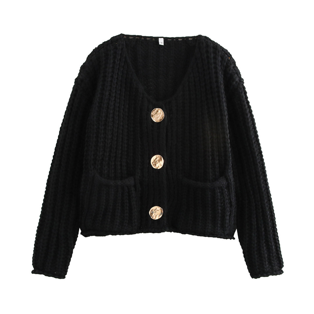 Damen Kurzcardigan im Rippen-Grobstrick mit aufgesetzten Taschen und Statementknöpfen – Veloura