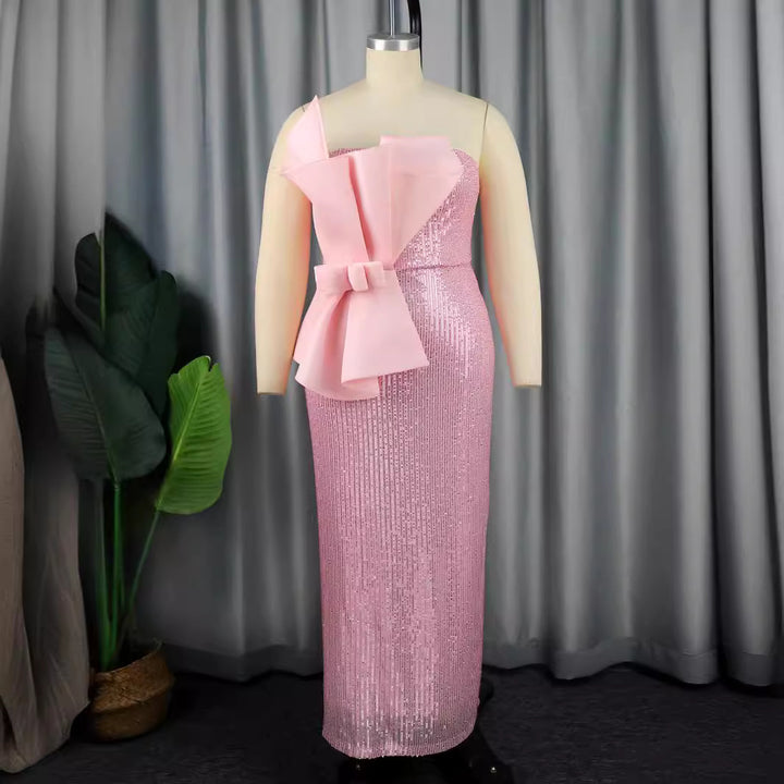 Damen Glänzendes Abendkleid mit asymmetrischem Schnitt und voluminöser Schleifen-Applikation Echo Archiv