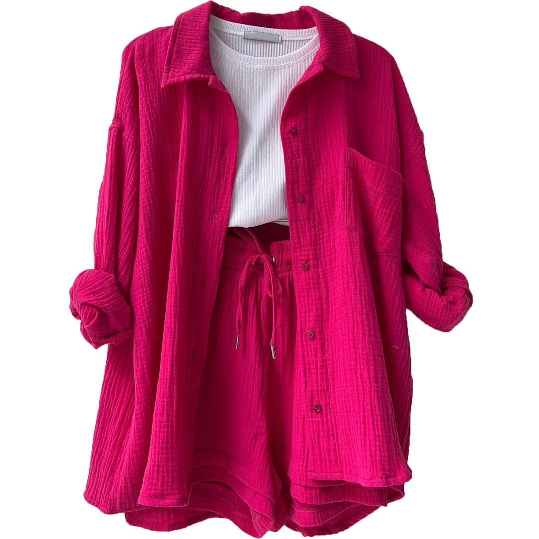 Damen lässiges Sommer-Set mit kurzärmliger Bluse und Shorts Echoarchiv